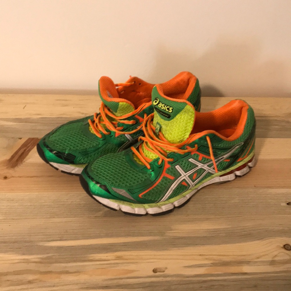 Asics gt-2000 running shoes